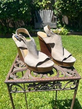 Michael Kors Josephine Wedge size 8-1/2